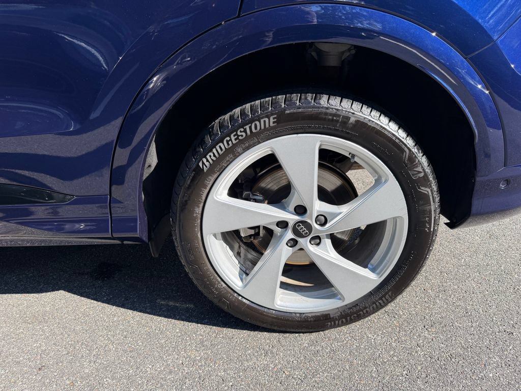 Used 2025 Audi Q5 Premium Plus w/ Premium Plus AWD/4WD image 11