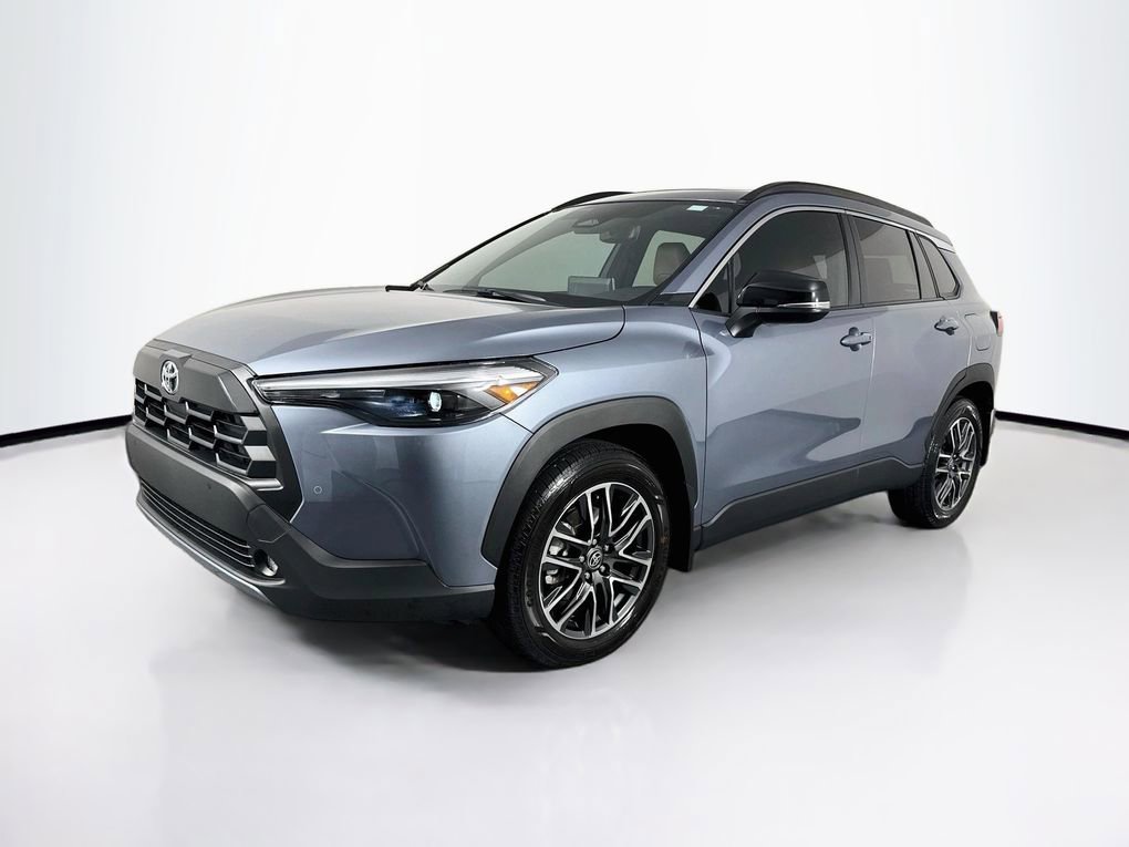 Used 2026 Toyota Corolla Cross XLE w/ Convenience Package FWD image 3