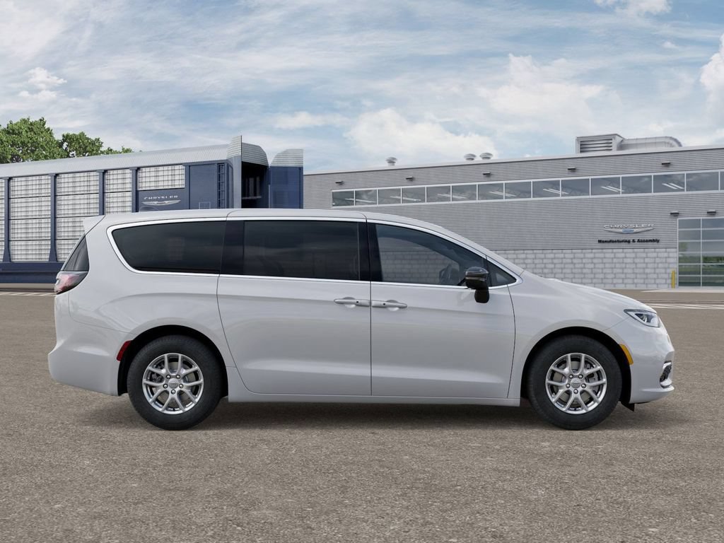 Used 2026 Chrysler Pacifica Select FWD image 21