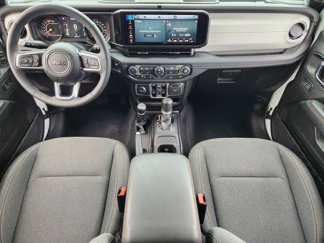 Certified 2026 Jeep Wrangler Sahara AWD/4WD image 25