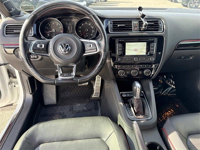 Used 2015 Volkswagen Jetta GLI SEL image 18