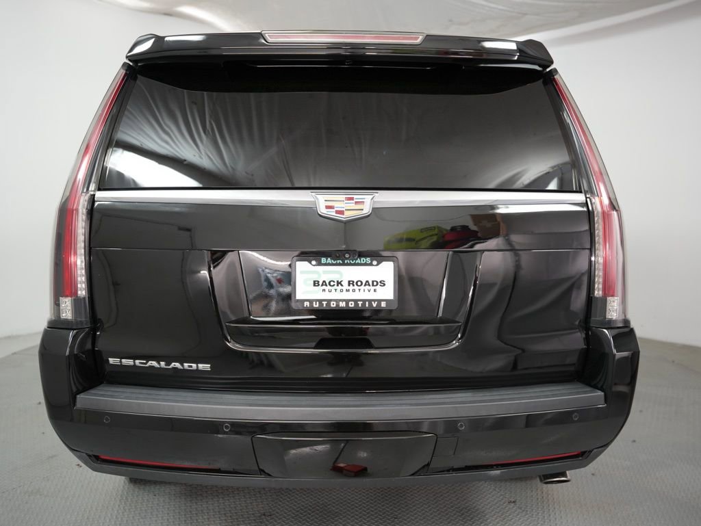 Used 2018 Cadillac Escalade Premium Luxury image 8