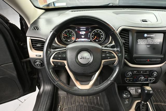 Used 2015 Jeep Cherokee Limited w/ Luxury Group AWD/4WD image 27