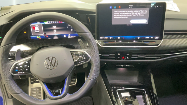 New 2027 Volkswagen Golf R Black Edition AWD/4WD image 10