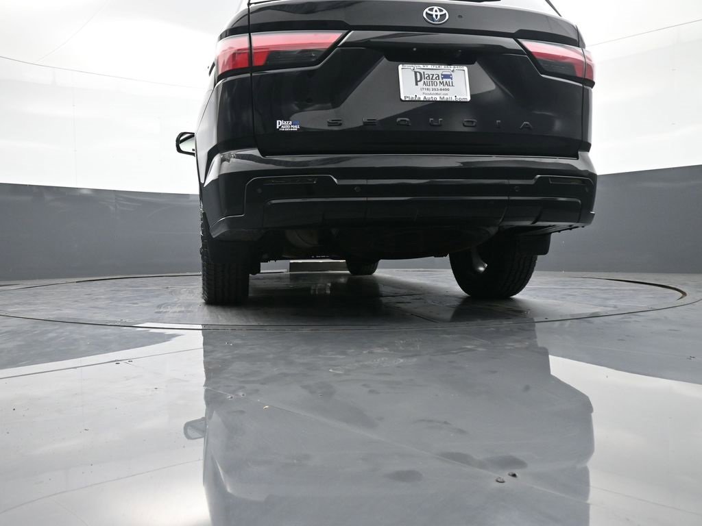 Certified 2023 Toyota Sequoia Platinum image 33