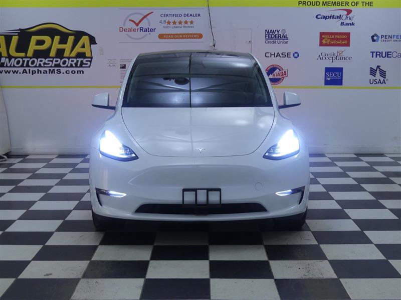 Used 2023 Tesla Model Y AWD image 2