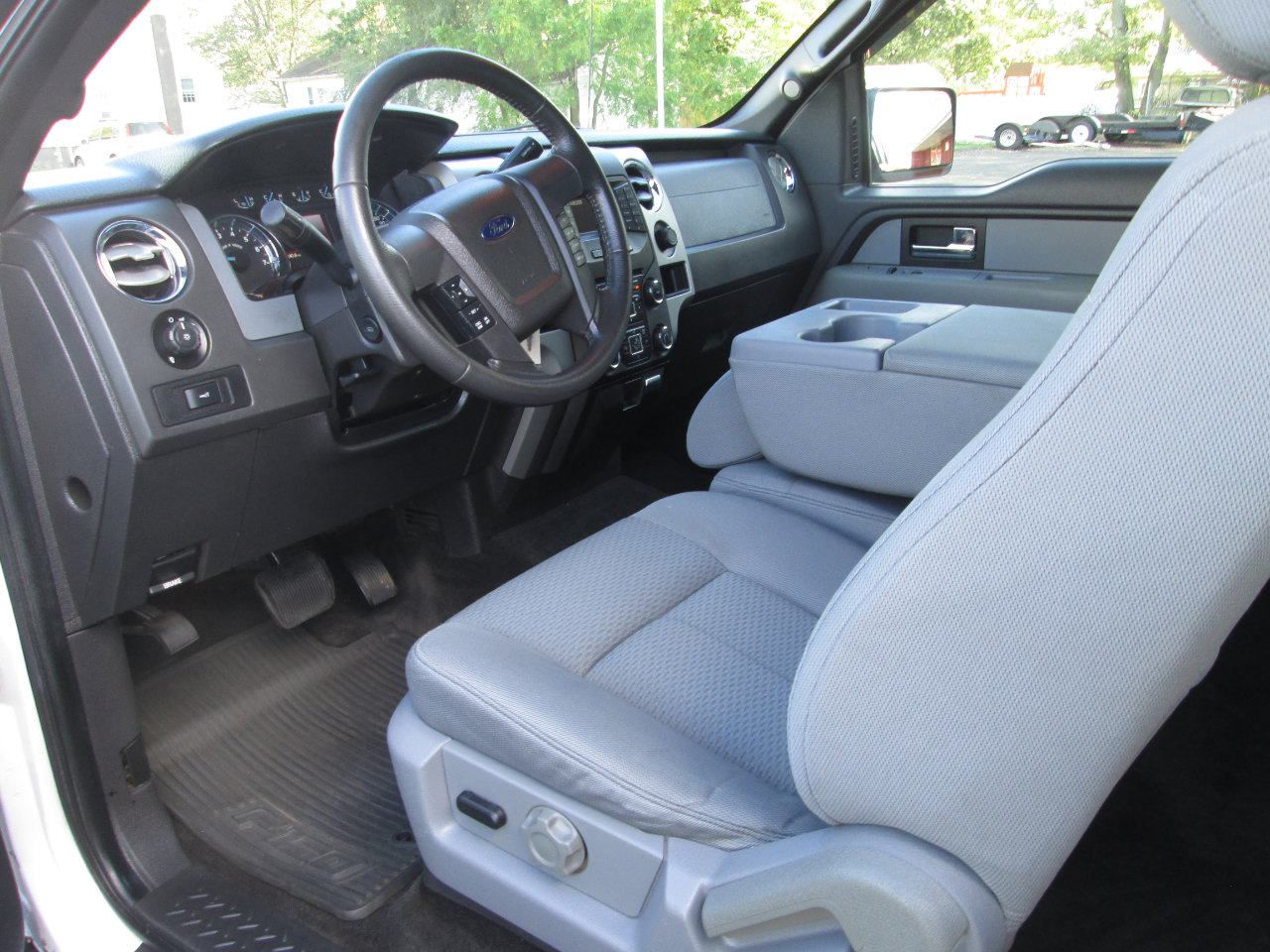 Used 2013 Ford F150 XLT w/ XLT Chrome Pkg image 4