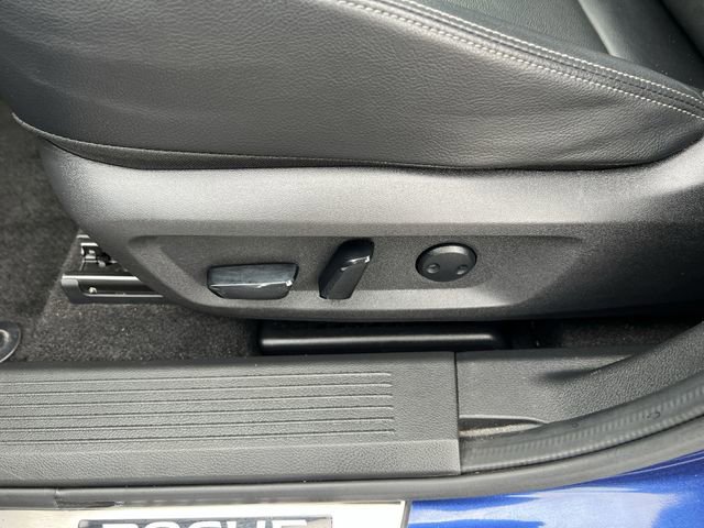 Used 2023 Nissan Rogue SL w/ SL Premium Package image 29
