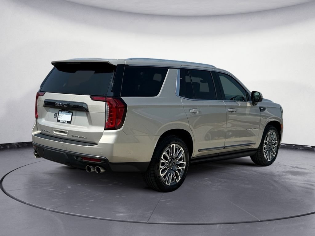 Used 2024 GMC Yukon Denali Ultimate AWD/4WD image 8