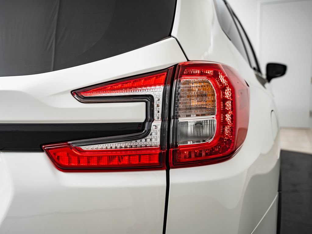 Used 2024 Subaru Ascent Onyx Edition Limited AWD/4WD image 9