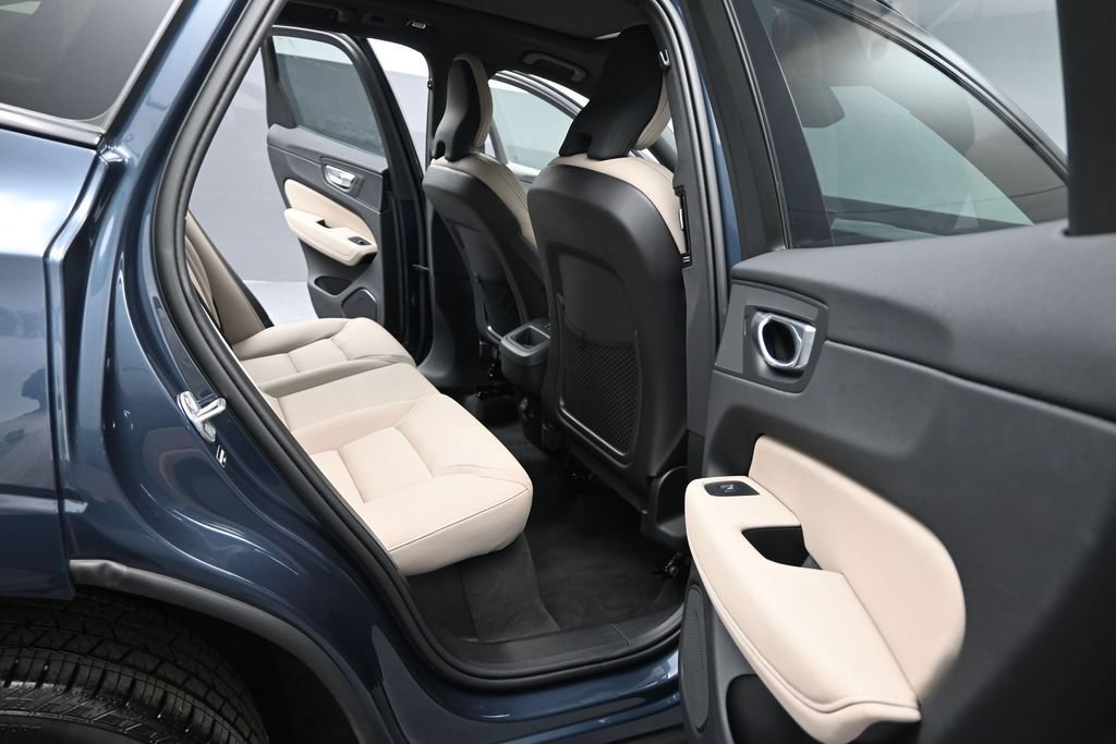 New 2026 Volvo XC60 B5 Plus w/ Climate Package AWD/4WD image 14