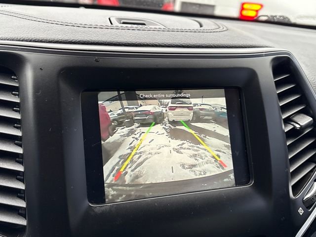 Used 2019 Jeep Cherokee Latitude Plus image 14