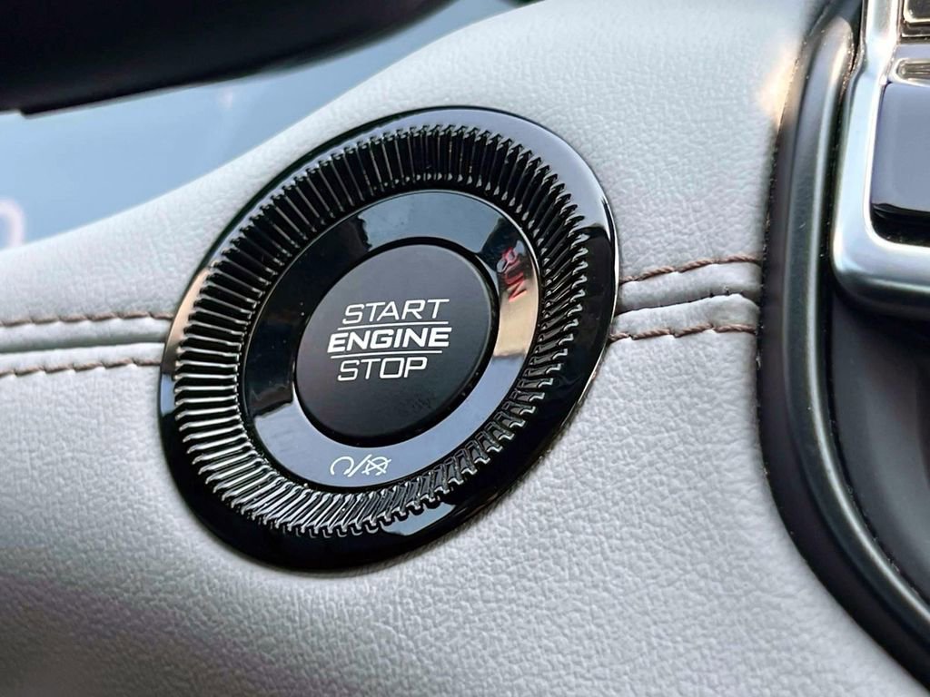 Certified 2022 Jeep Compass Limited image 27