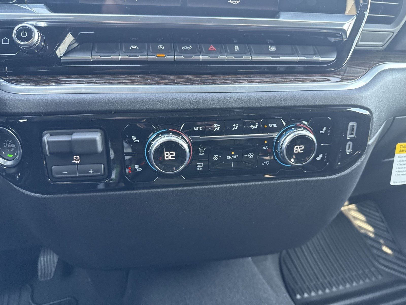 New 2026 GMC Sierra 1500 SLE image 18