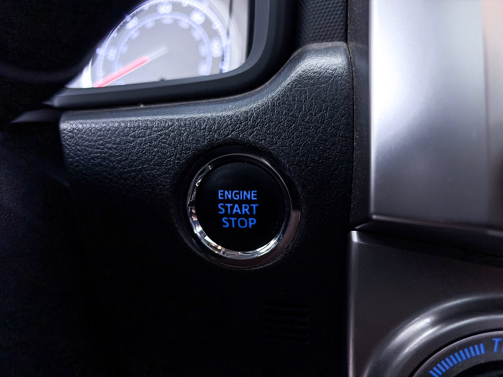 Used 2022 Toyota 4Runner Limited AWD/4WD image 24