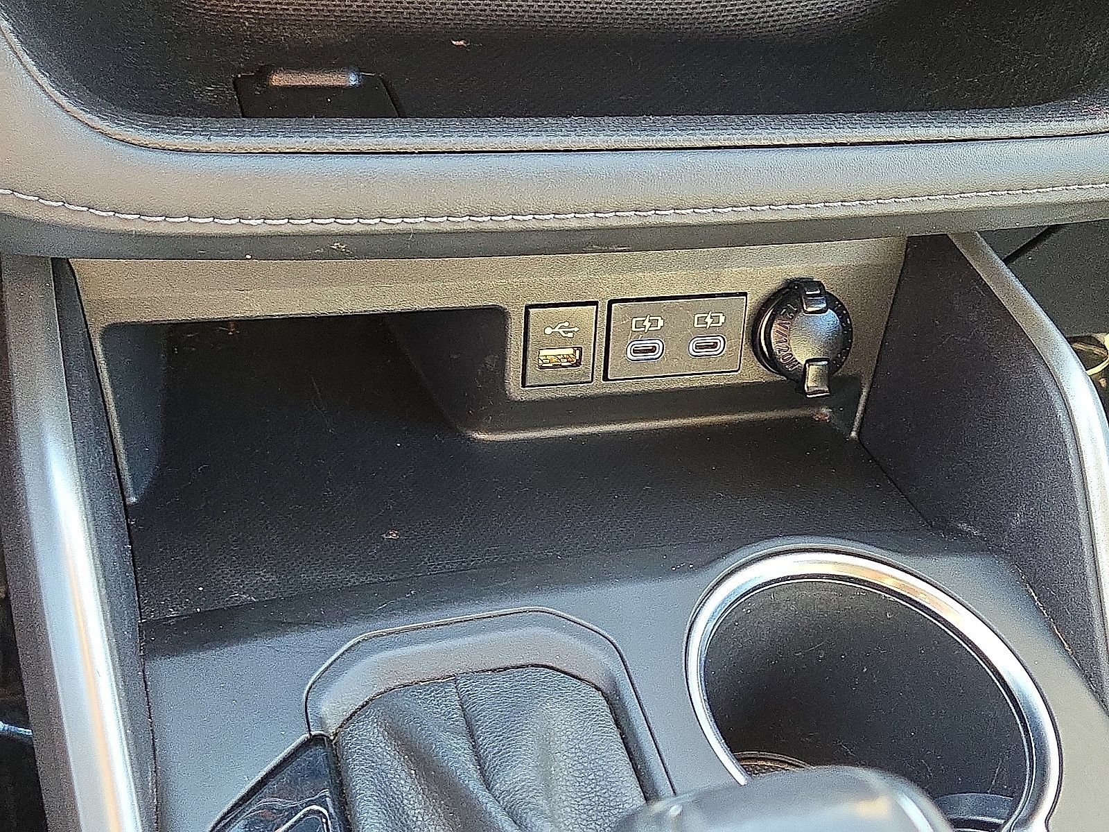 Used 2022 Toyota Highlander XLE AWD/4WD image 29
