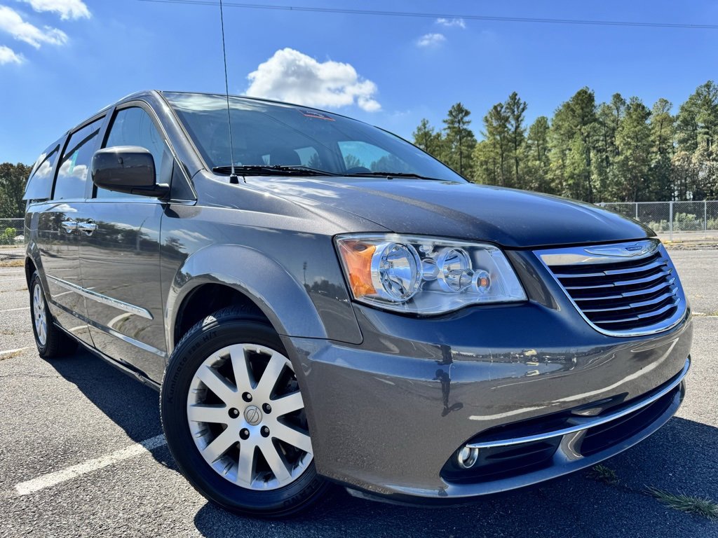 Used 2015 Chrysler Town & Country Touring w/ Driver Convenience Group