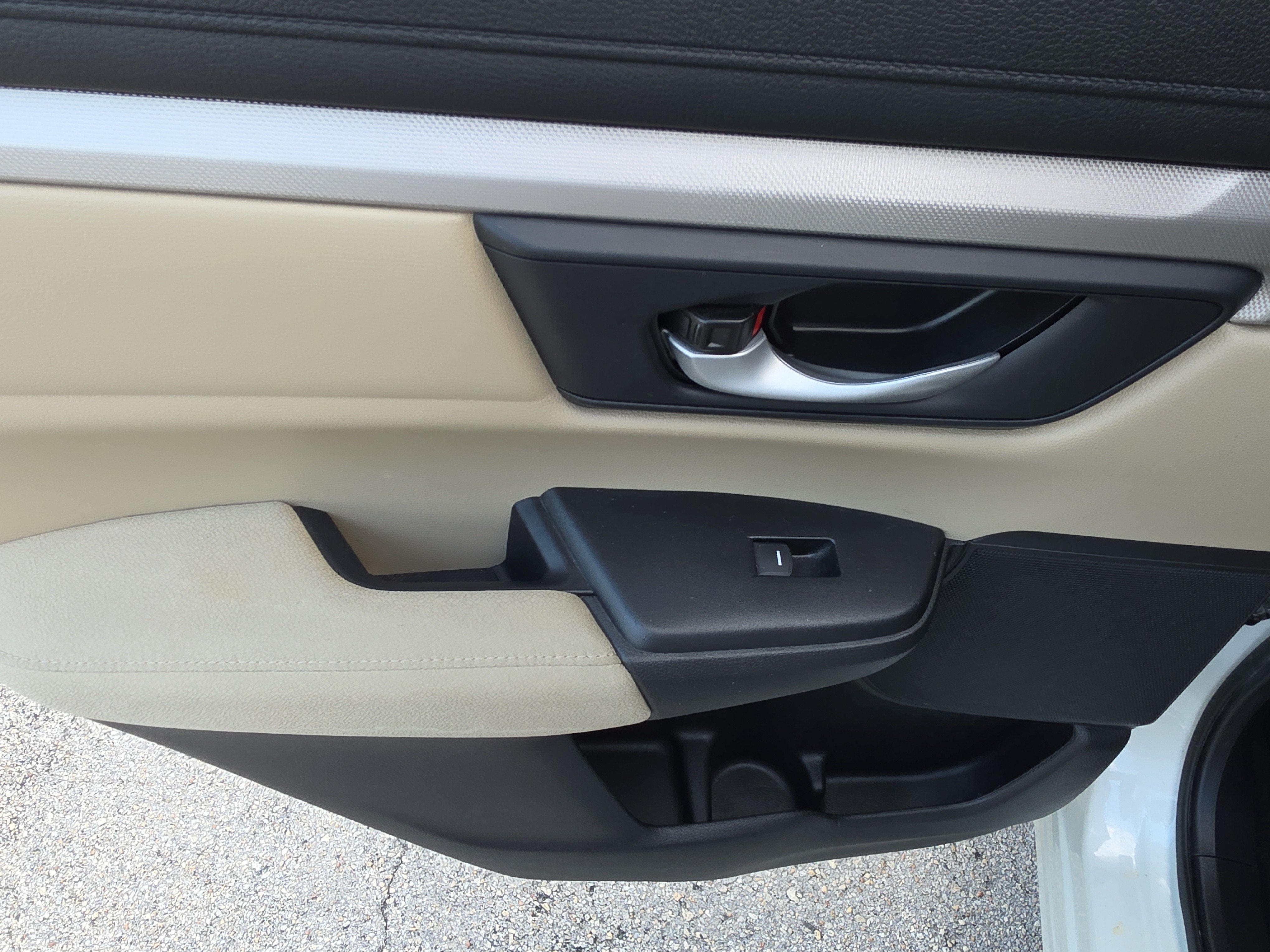 Used 2019 Honda CR-V LX image 10