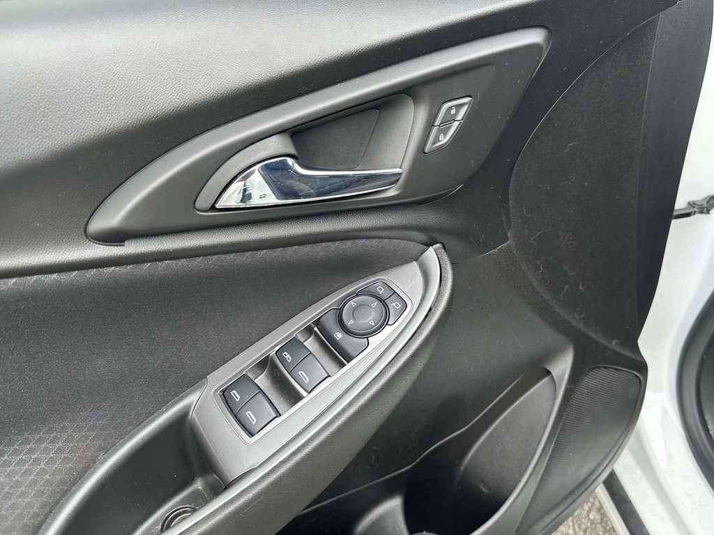 Used 2023 Chevrolet Malibu LT FWD image 17