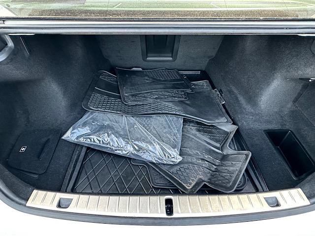 Certified 2022 BMW 740i xDrive w/ M Sport Package image 11