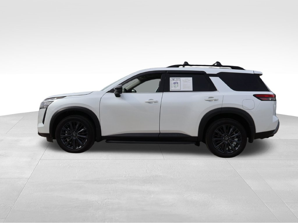 Used 2026 Nissan Pathfinder SL w/ SL Premium Package AWD/4WD image 2