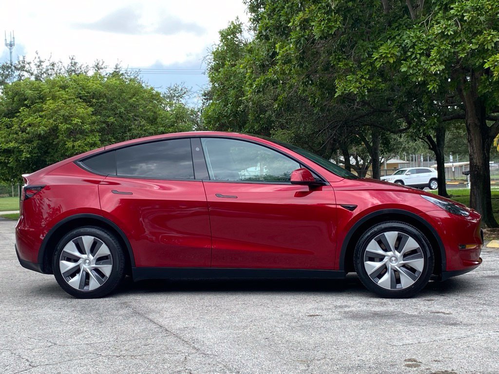 Used 2024 Tesla Model Y Long Range AWD/4WD image 13