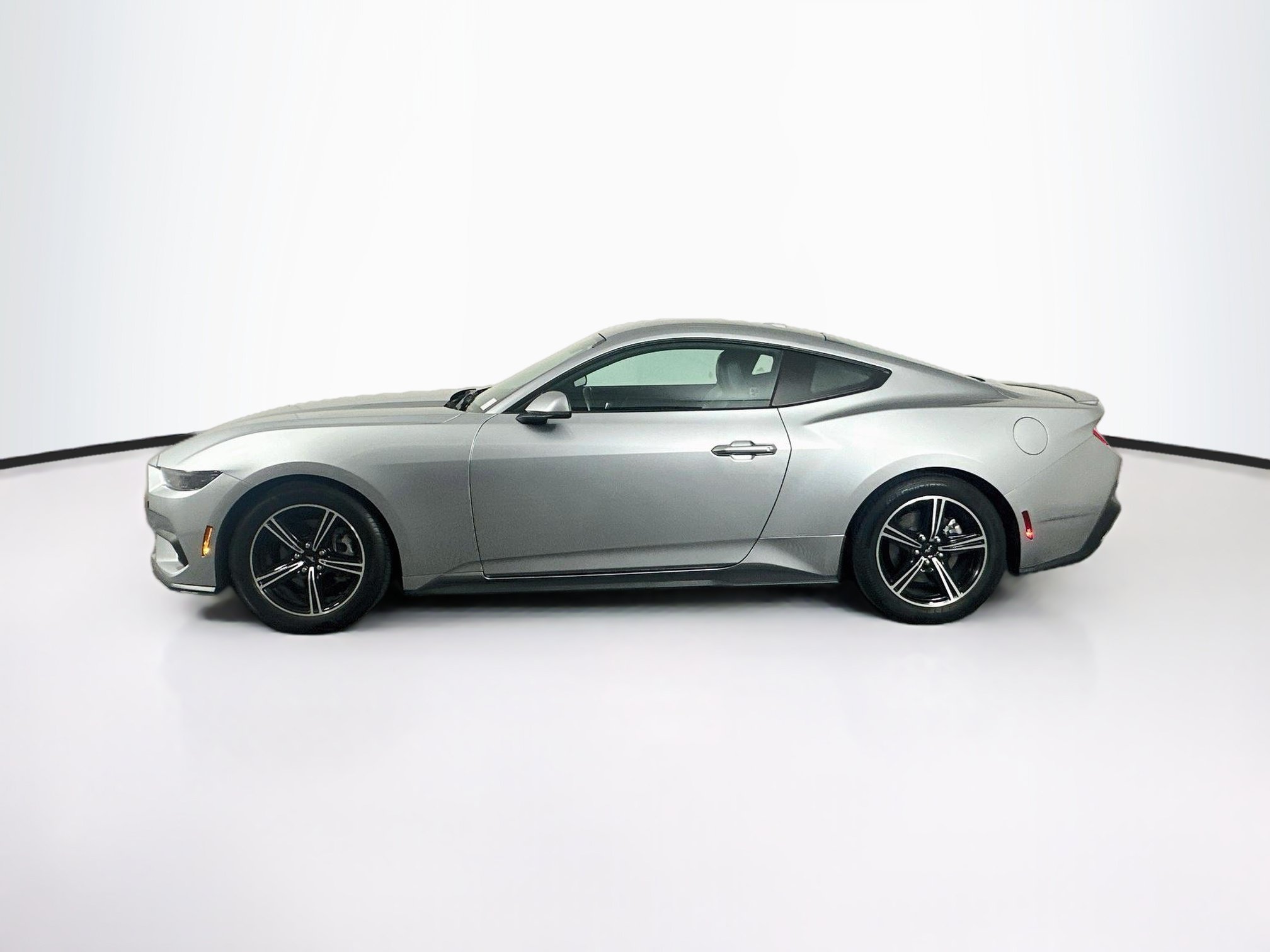 Used 2025 Ford Mustang Premium RWD image 4
