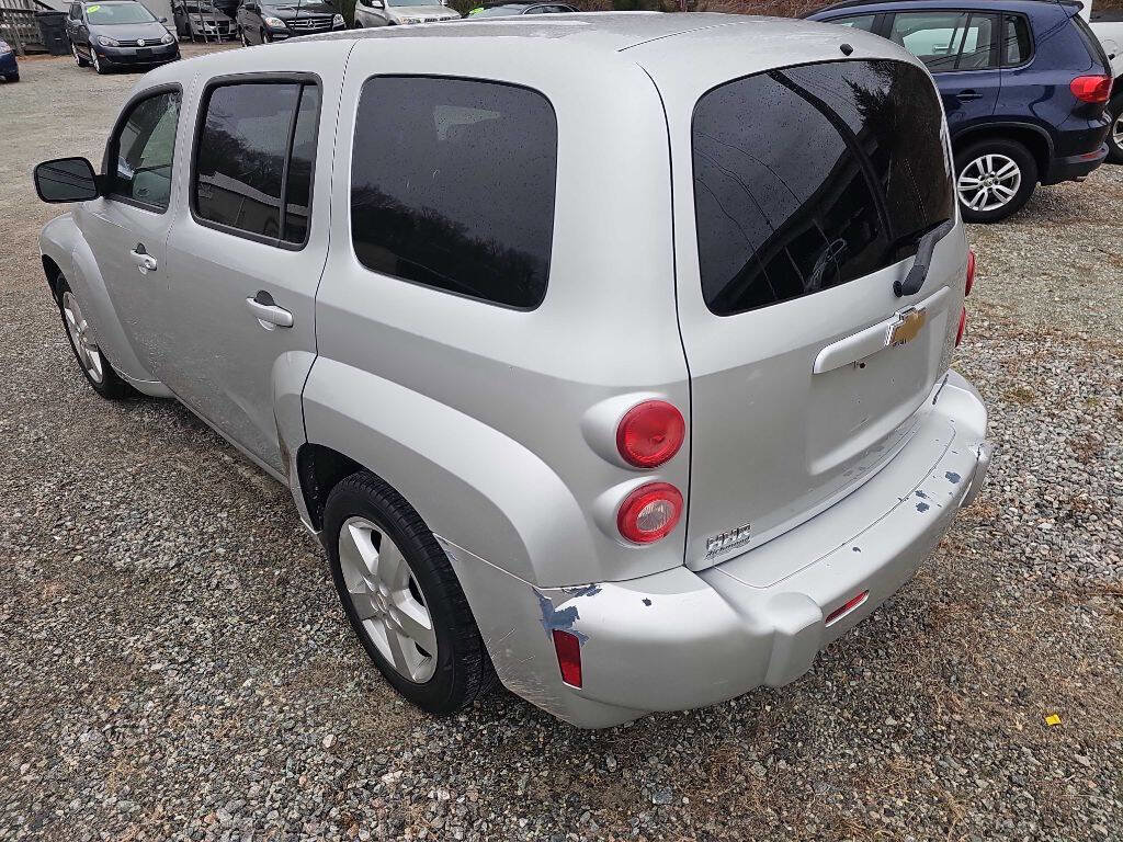 Used 2011 Chevrolet HHR LT image 3