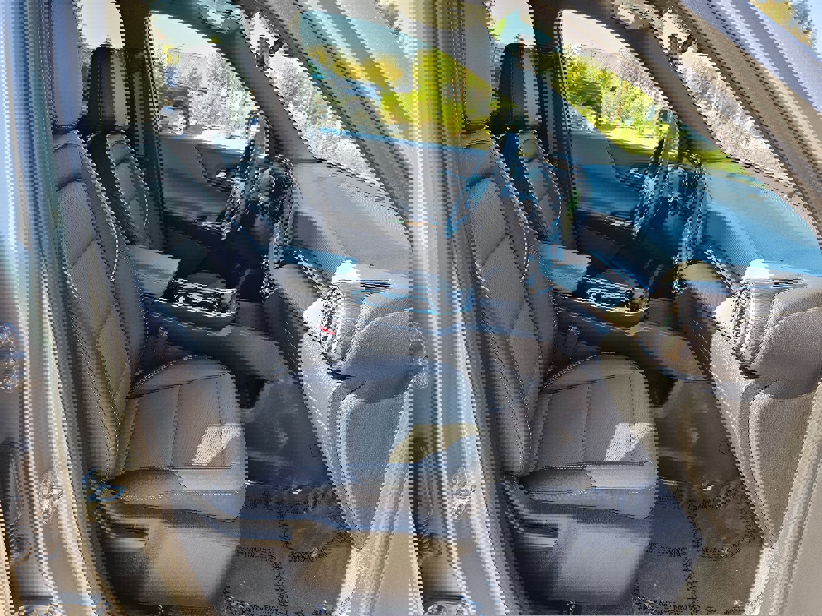 Used 2025 Chevrolet Equinox LT w/ Convenience Package II image 34