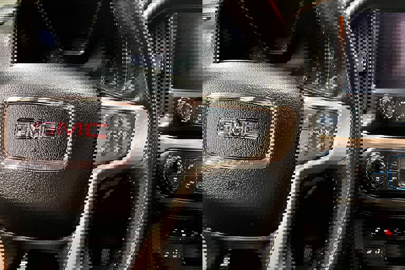 Used 2020 GMC Canyon Denali image 24