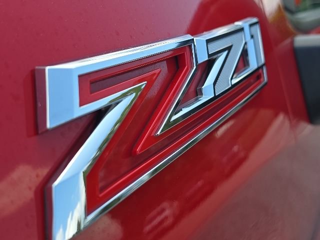 Used 2022 Chevrolet Silverado 1500 LT Trail Boss w/ Convenience Package II AWD/4WD image 9