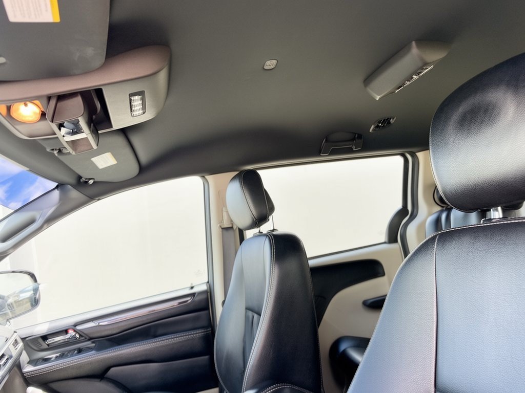 Used 2019 Dodge Grand Caravan SXT FWD image 27