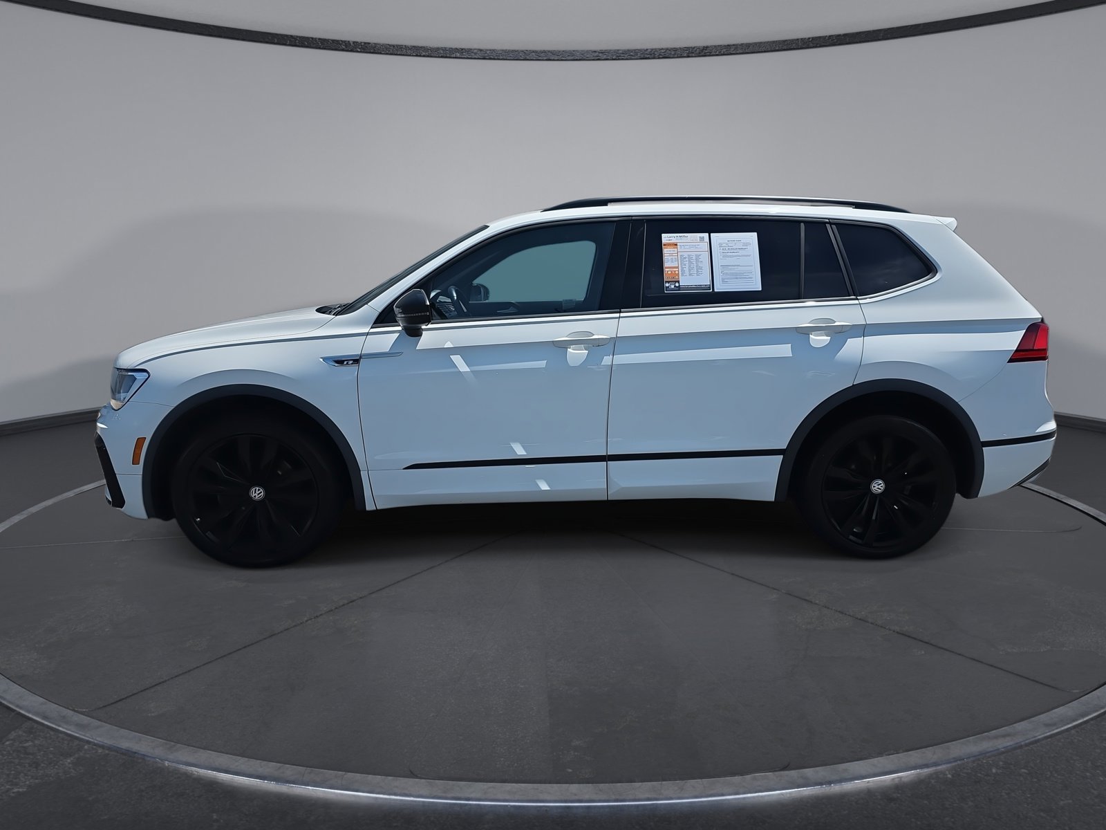 Used 2020 Volkswagen Tiguan SE R-Line AWD/4WD image 10