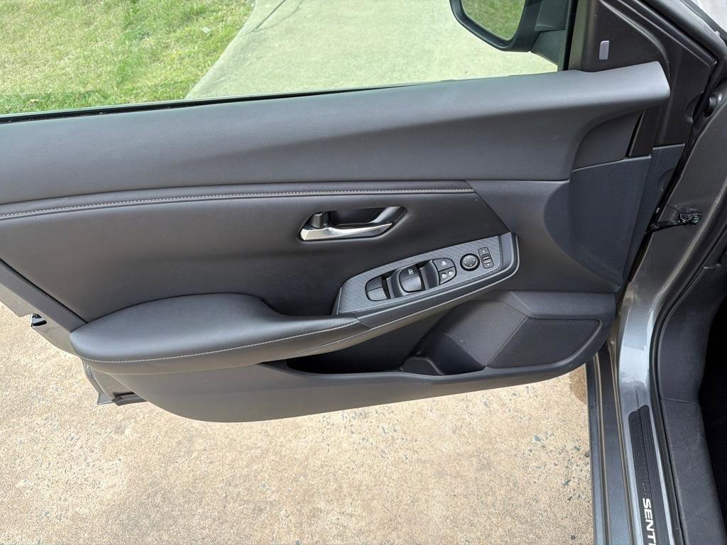 Used 2021 Nissan Sentra SV image 30