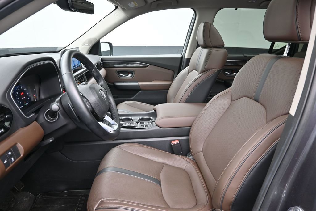 Used 2025 Honda Pilot Elite image 14