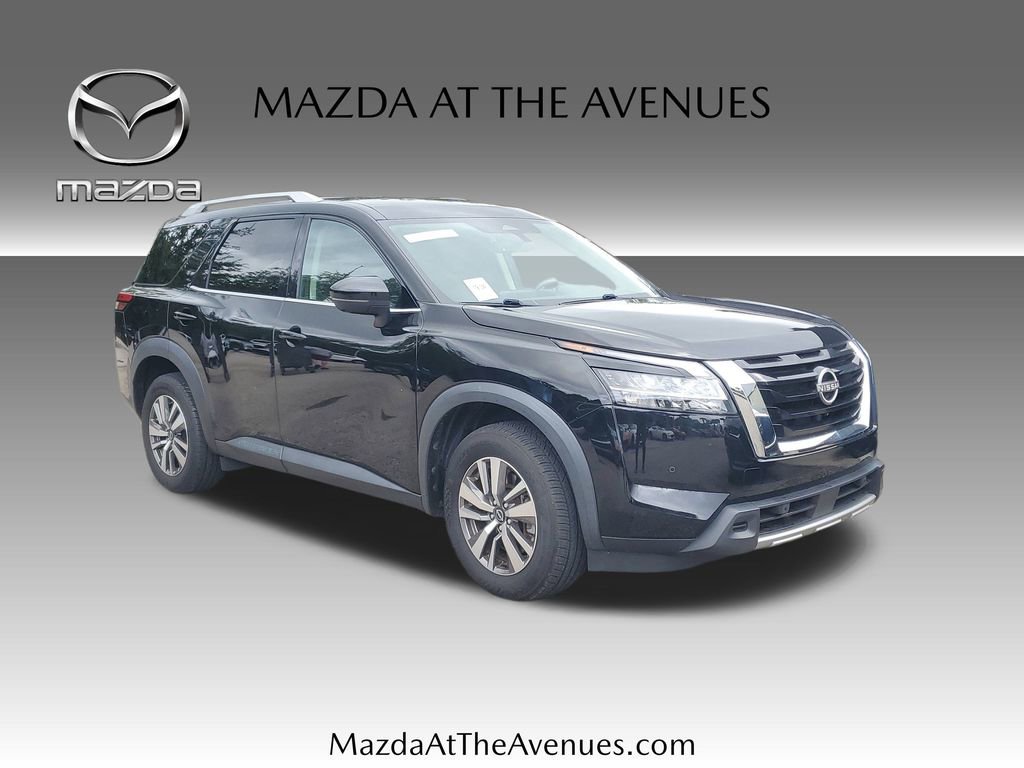 Used 2023 Nissan Pathfinder SL