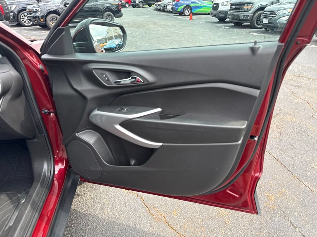 Used 2024 Chevrolet Trax RS w/ Driver Confidence Package FWD image 34