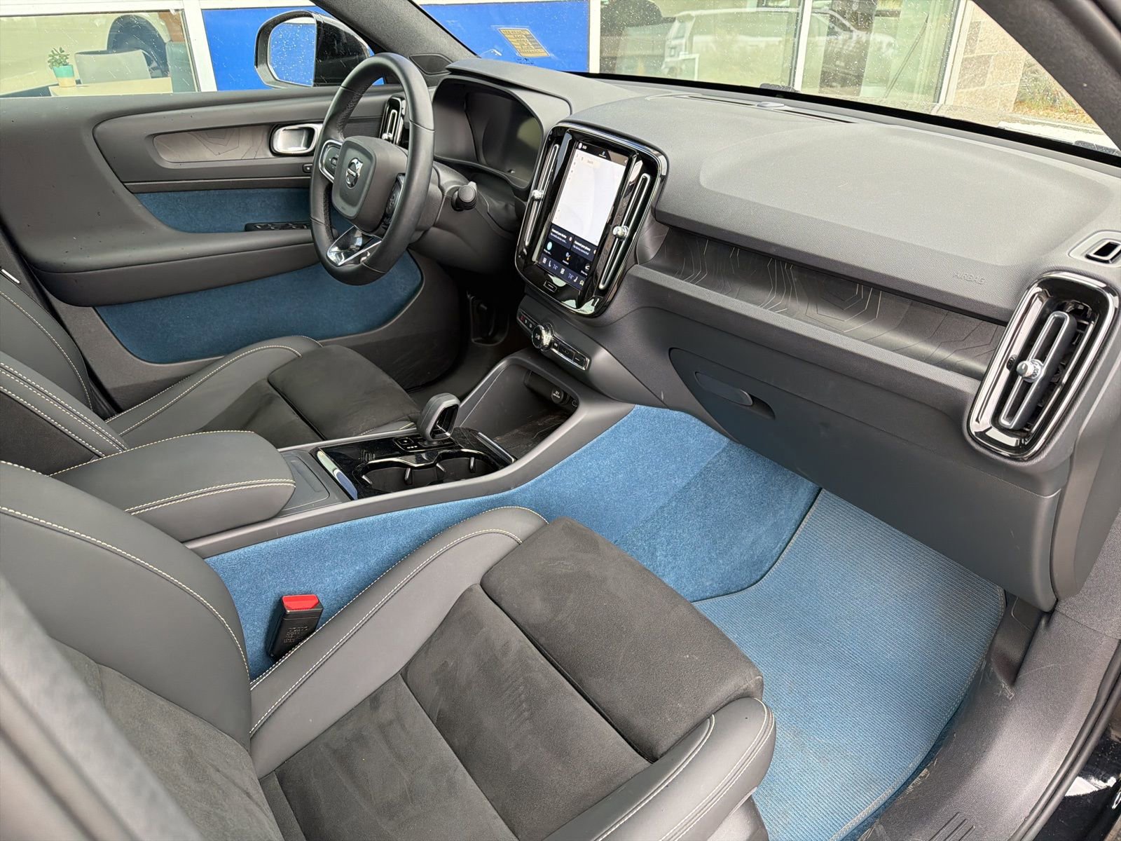 Used 2023 Volvo C40 P8 Recharge Plus image 27