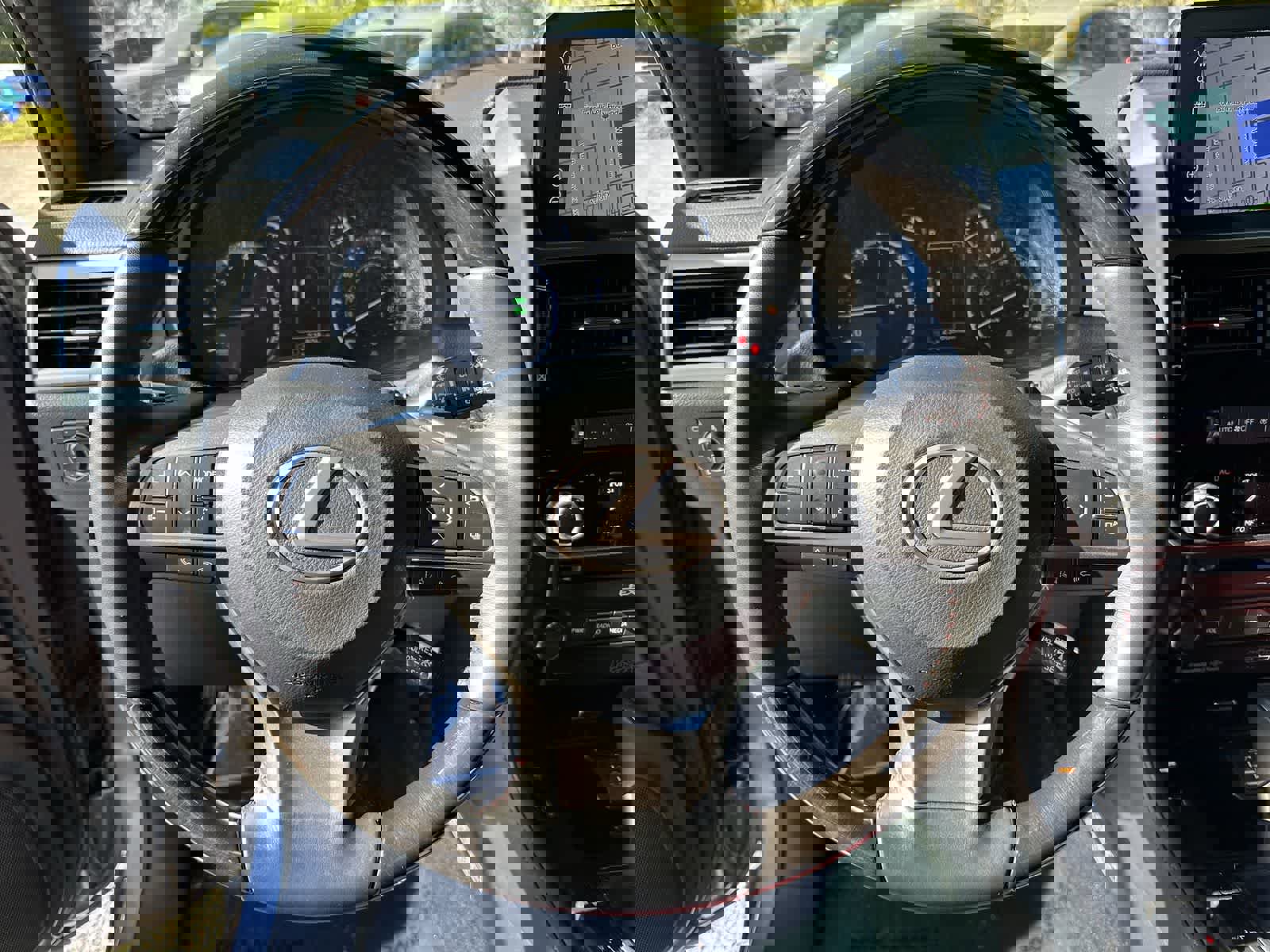 Used 2023 Lexus GX 460 Luxury w/ Sport Design Package image 15