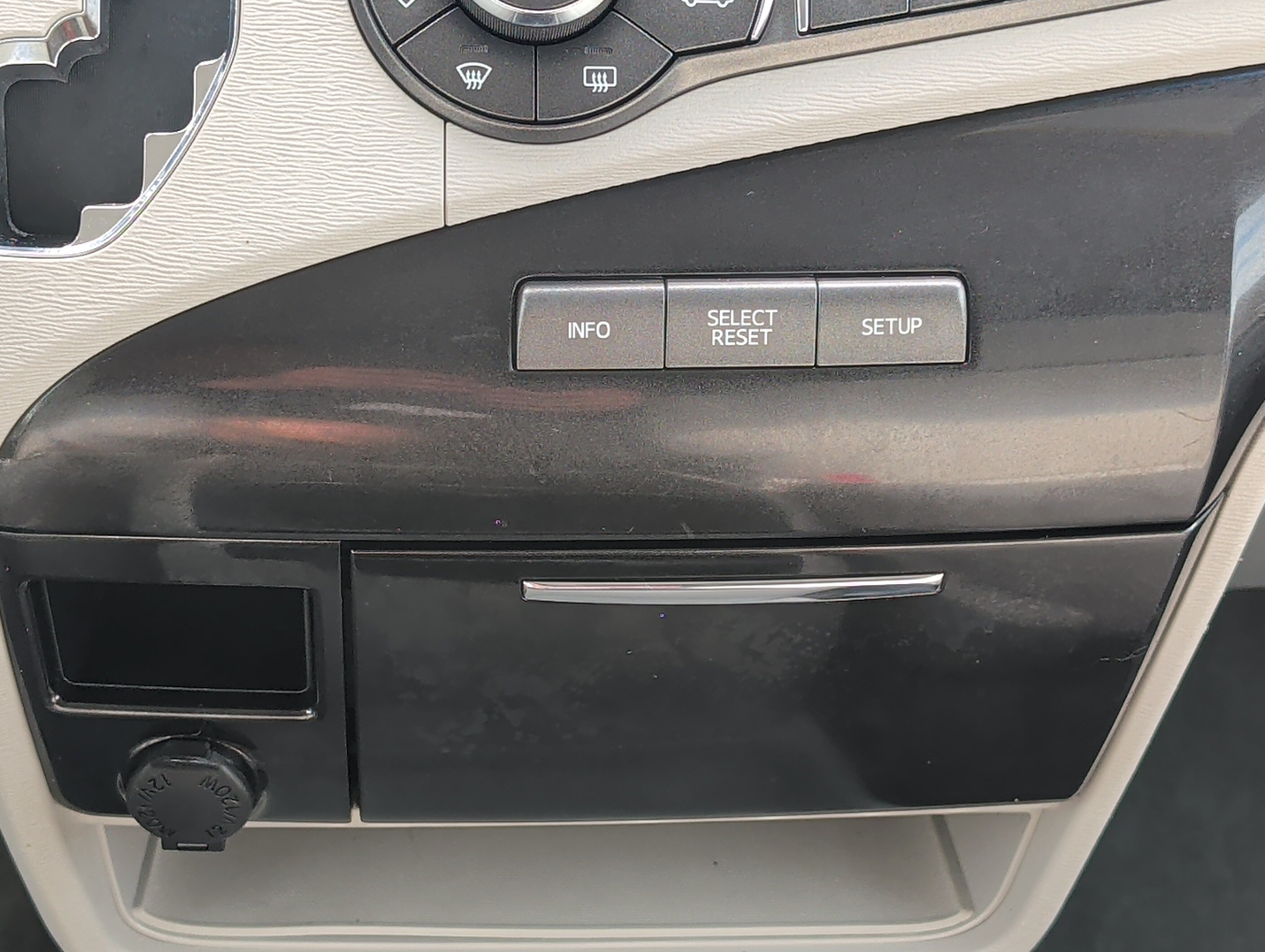 Used 2013 Toyota Sienna LE w/ Towing Pkg AWD/4WD image 26