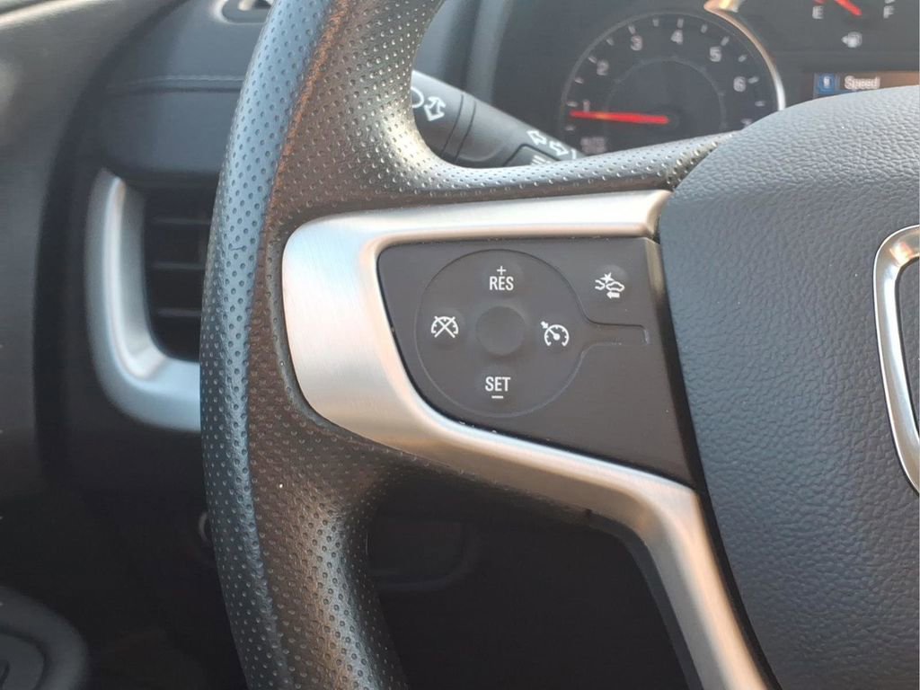 Used 2024 GMC Terrain SLE w/ Driver Convenience Package image 16