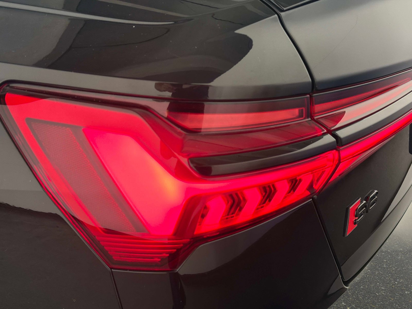 Used 2021 Audi S6 Prestige w/ Prestige Package image 15