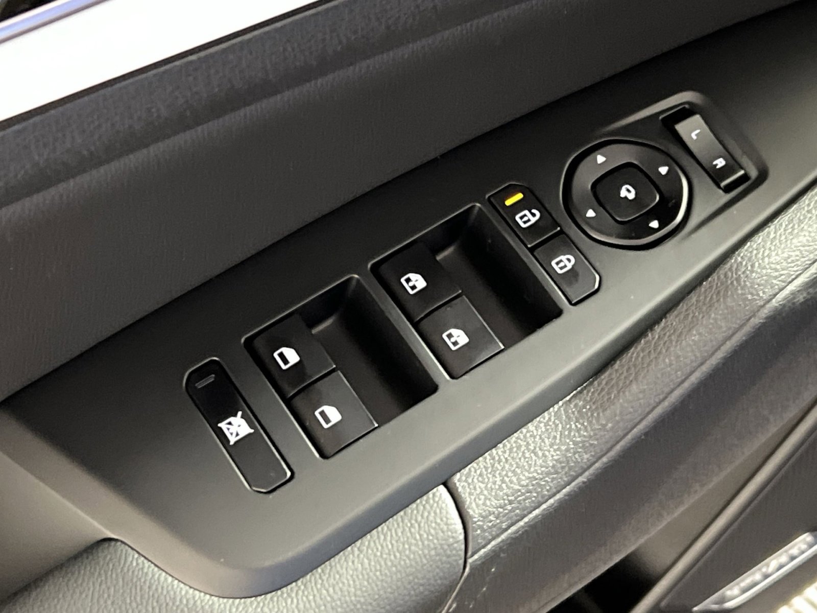 New 2026 Kia Sportage SX image 13