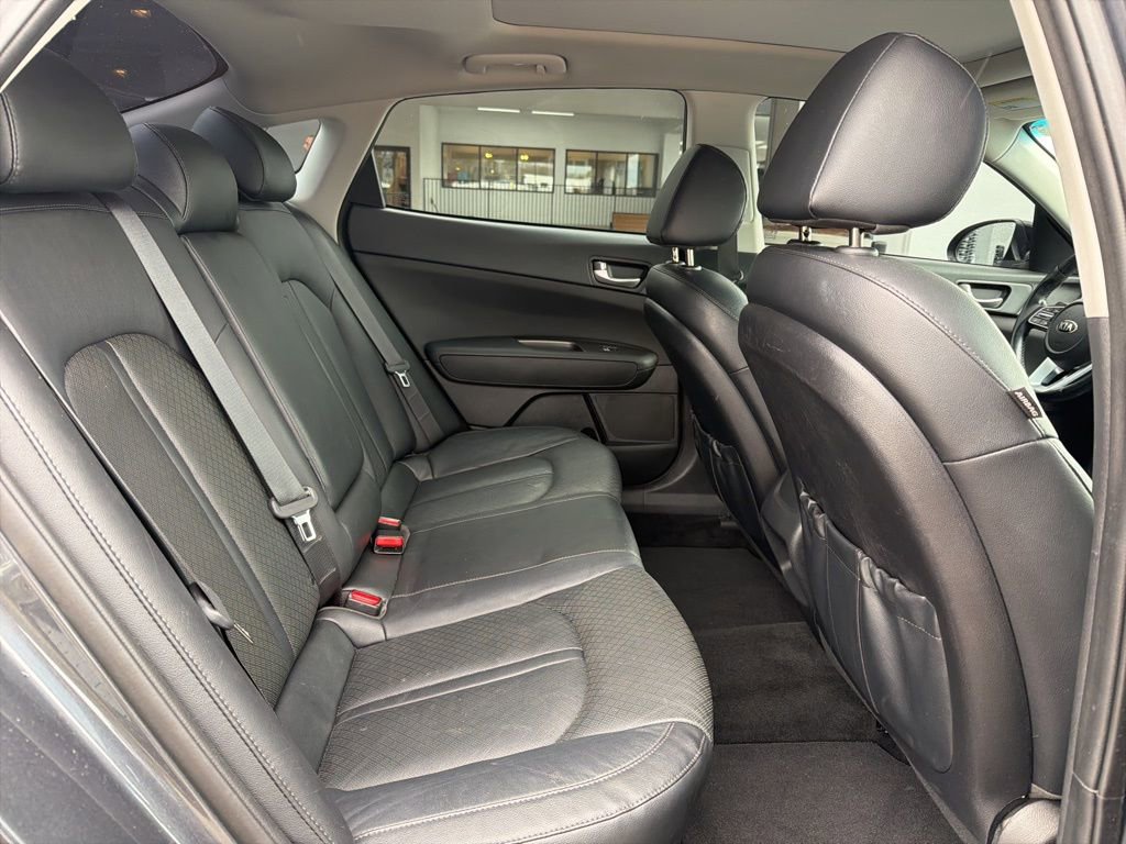 Used 2020 Kia Optima SE image 29