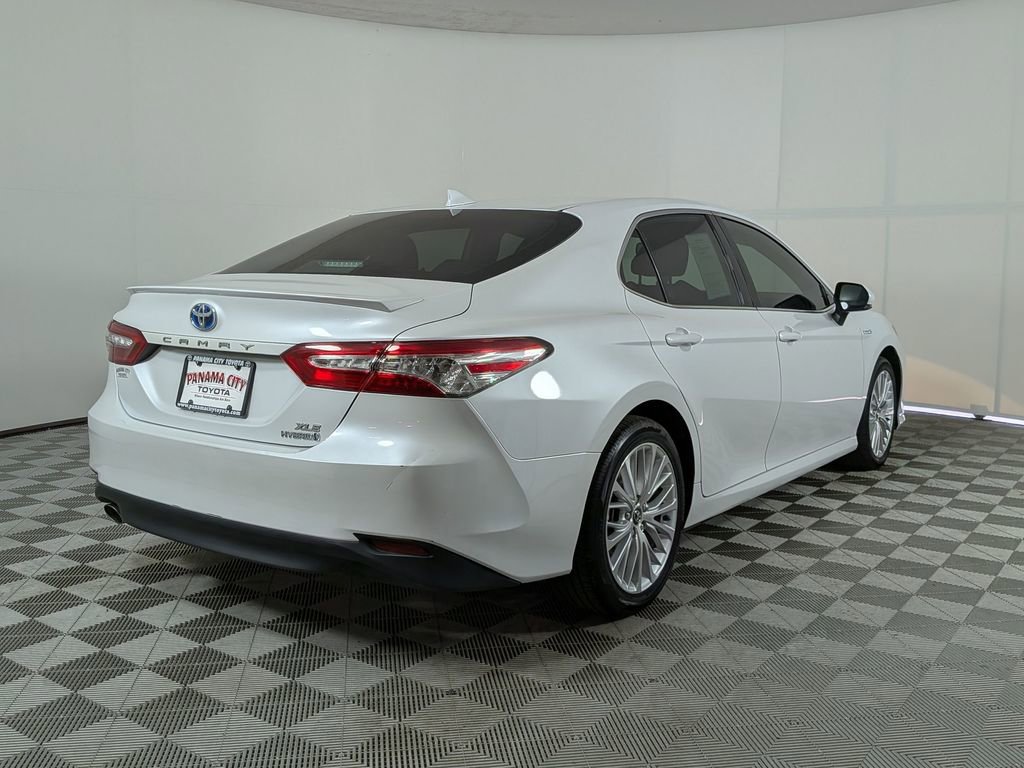 Used 2020 Toyota Camry XLE FWD image 3