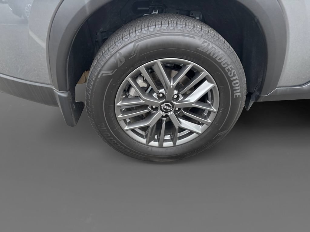 Used 2025 Nissan Rogue S FWD image 10