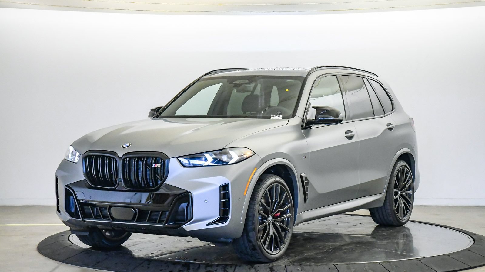 New 2026 BMW X5 M60i AWD/4WD image 1