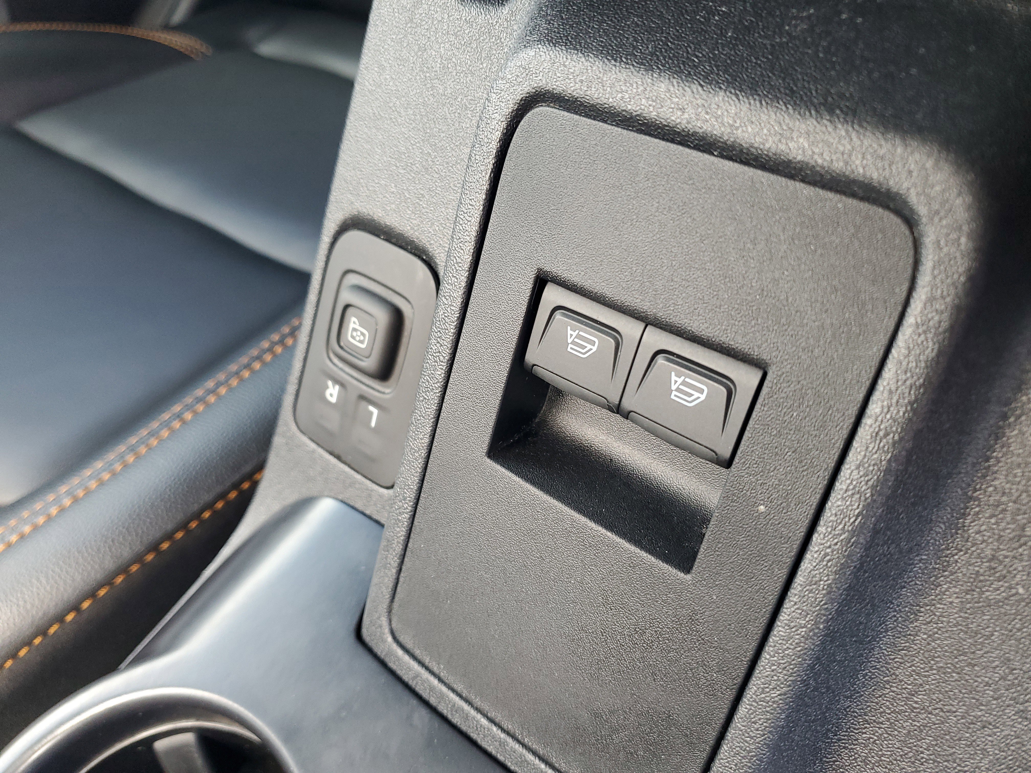 Used 2024 Ford Bronco Badlands image 9