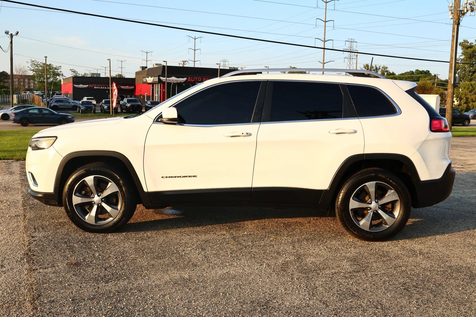 Used 2019 Jeep Cherokee Limited AWD/4WD image 8