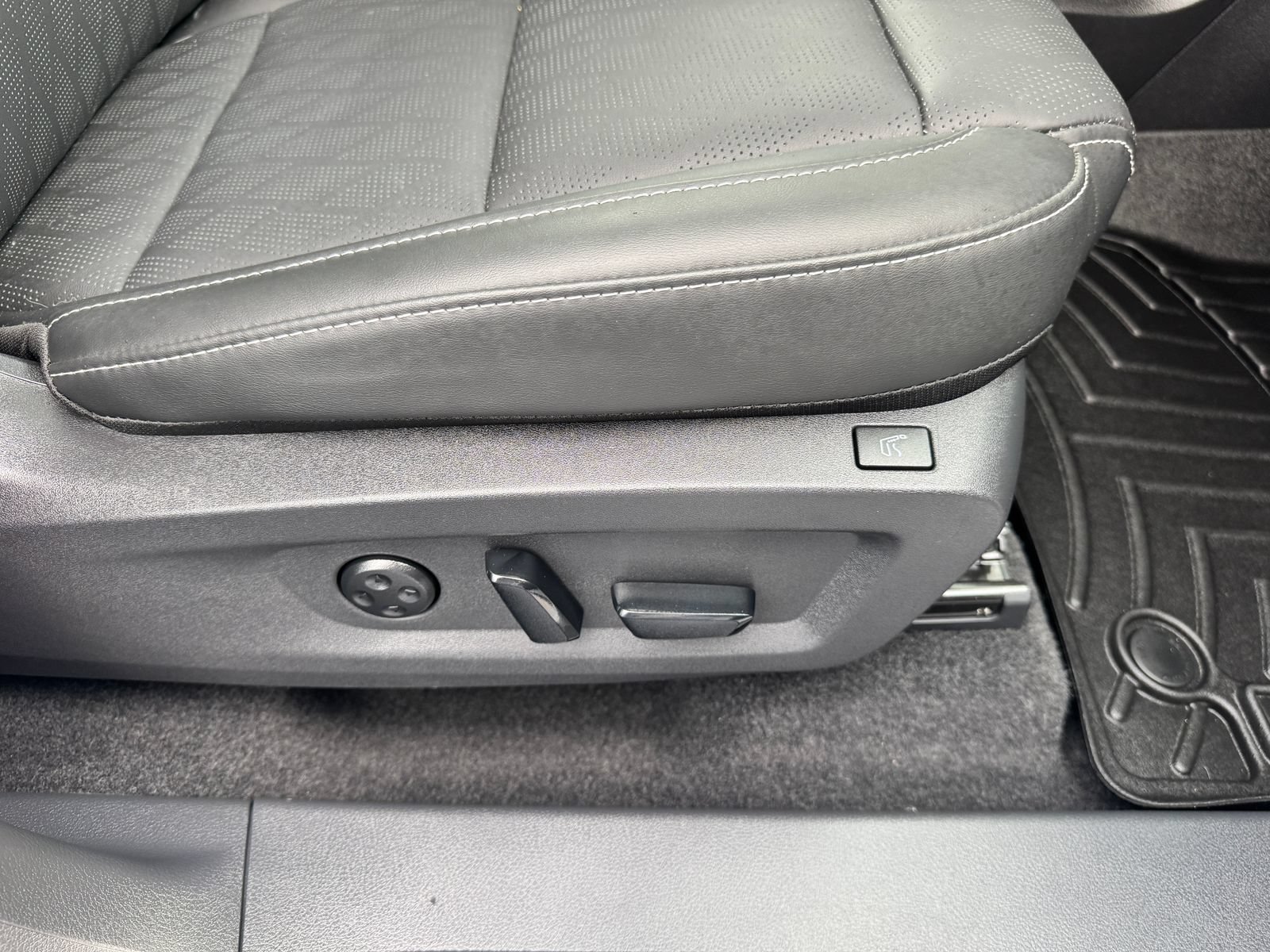 Used 2025 Nissan Murano Platinum w/ Cargo Package AWD/4WD image 32